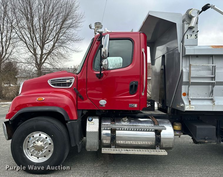 image for item KU9909 2015 Freightliner 114SD  dump truck