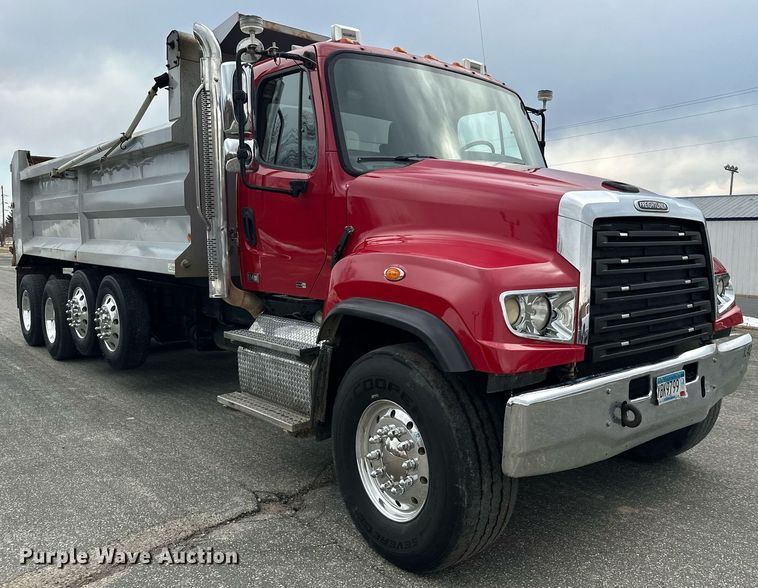 image for item KU9909 2015 Freightliner 114SD  dump truck