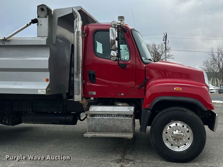 image for item KU9909 2015 Freightliner 114SD  dump truck