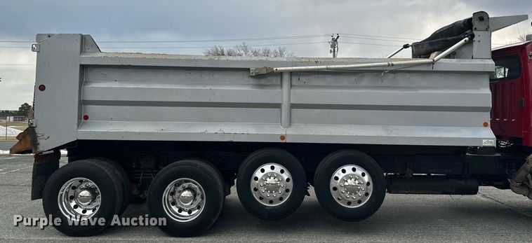 image for item KU9909 2015 Freightliner 114SD  dump truck