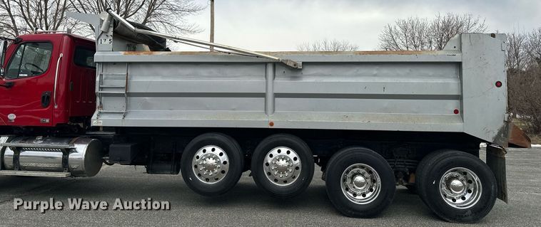 image for item KU9909 2015 Freightliner 114SD  dump truck