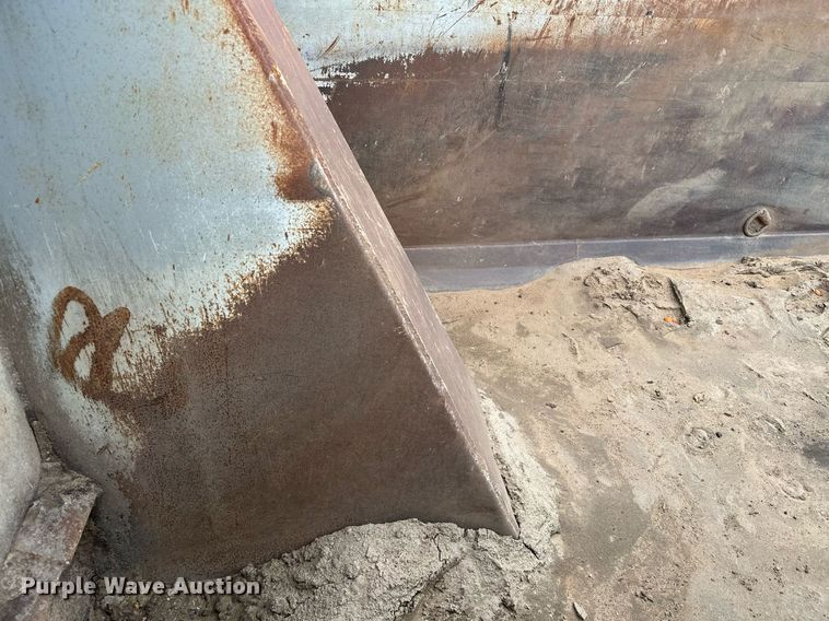 image for item KU9909 2015 Freightliner 114SD  dump truck