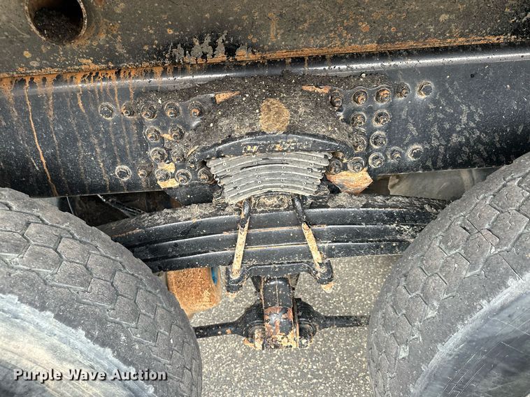 image for item KU9909 2015 Freightliner 114SD  dump truck