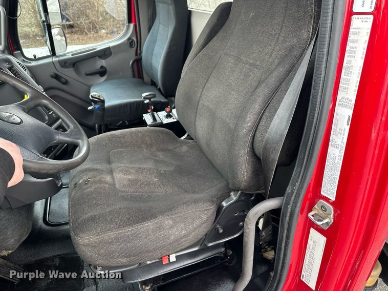 image for item KU9909 2015 Freightliner 114SD  dump truck