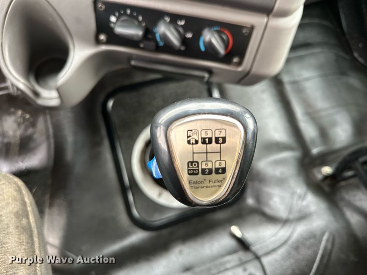 image for item KU9909 2015 Freightliner 114SD  dump truck