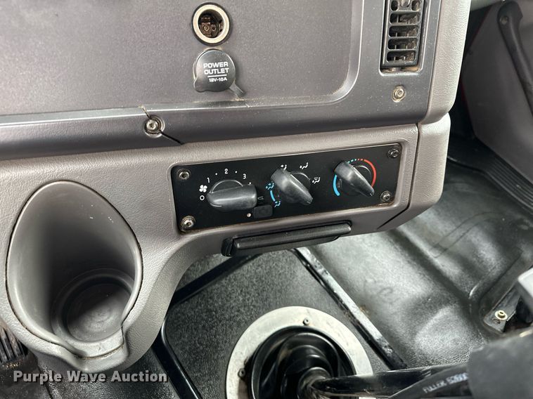 image for item KU9909 2015 Freightliner 114SD  dump truck