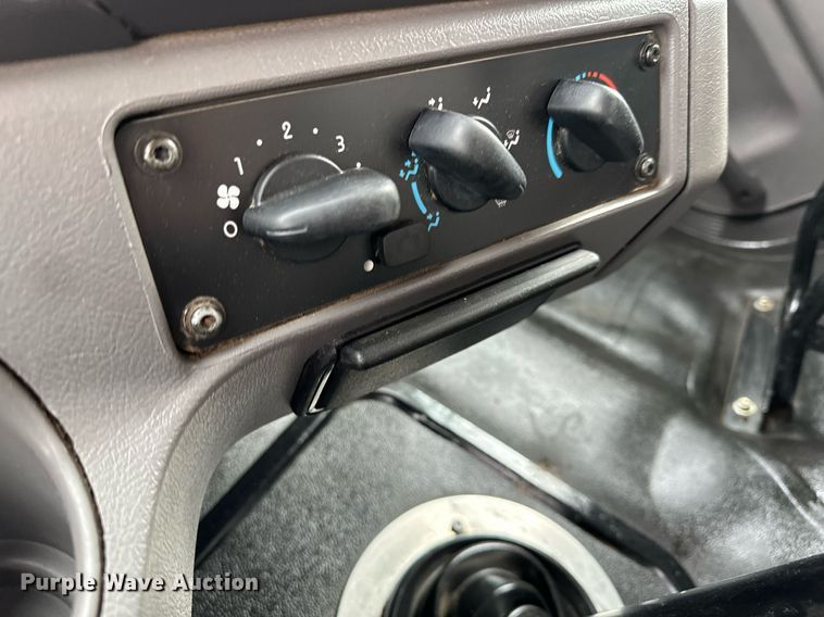 image for item KU9909 2015 Freightliner 114SD  dump truck