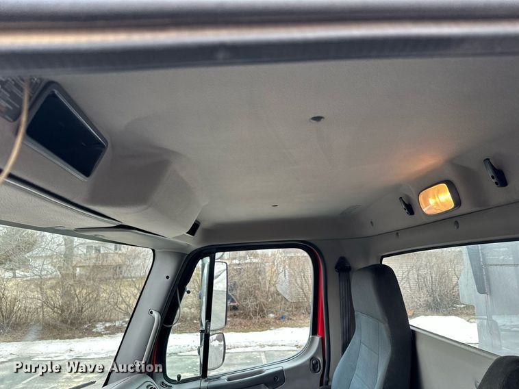 image for item KU9909 2015 Freightliner 114SD  dump truck