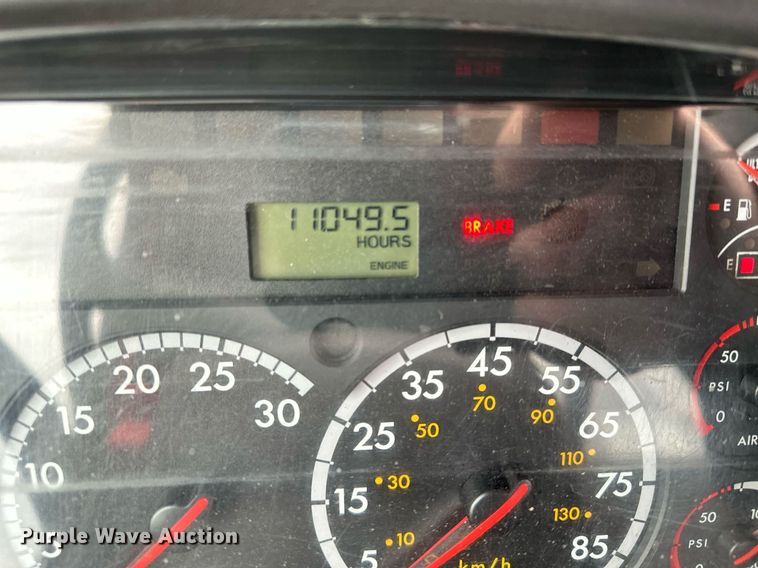 image for item KU9909 2015 Freightliner 114SD  dump truck