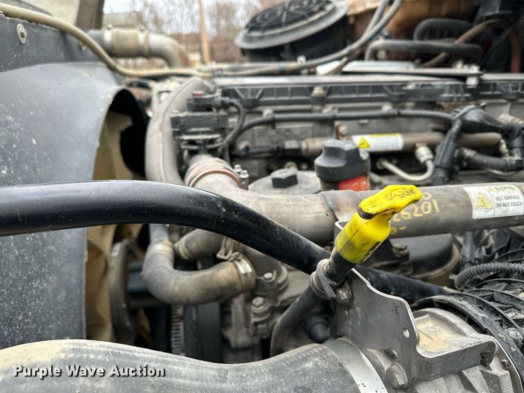 image for item KU9909 2015 Freightliner 114SD  dump truck