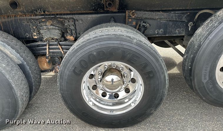 image for item KU9909 2015 Freightliner 114SD  dump truck