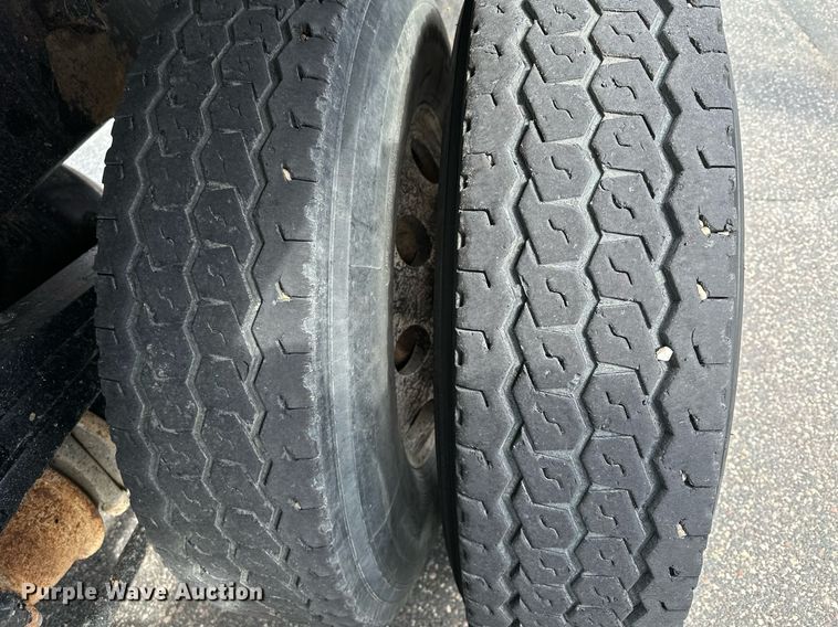 image for item KU9909 2015 Freightliner 114SD  dump truck