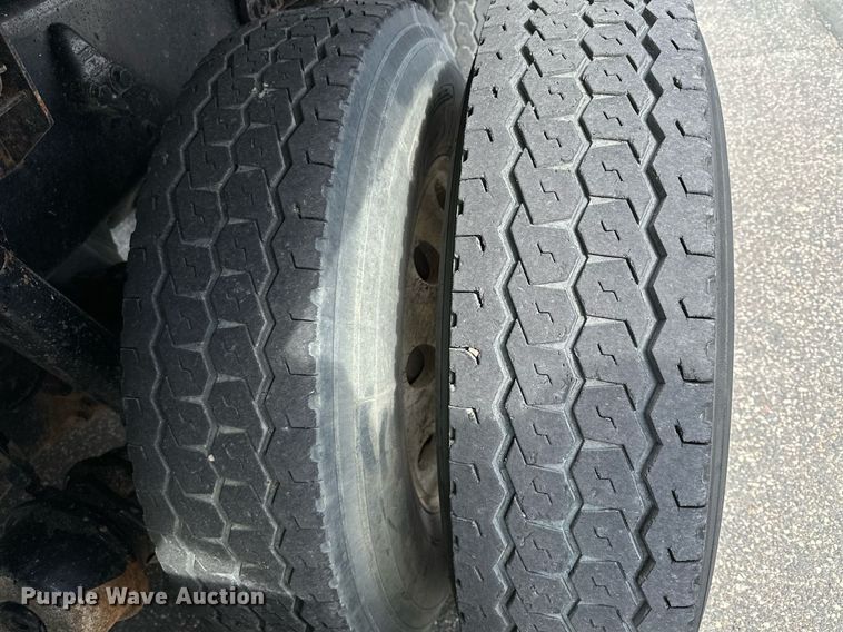 image for item KU9909 2015 Freightliner 114SD  dump truck