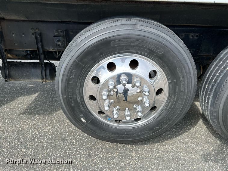 image for item KU9909 2015 Freightliner 114SD  dump truck