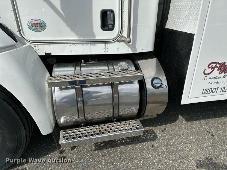 image for item KU9910 2018 Kenworth T270  utility / service truck