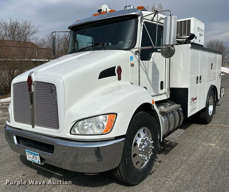 image for item KU9910 2018 Kenworth T270  utility / service truck