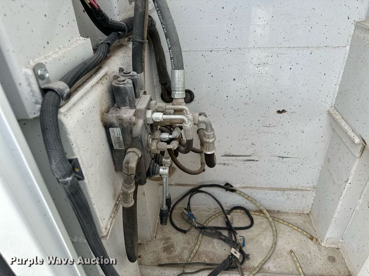 image for item KU9910 2018 Kenworth T270  utility / service truck