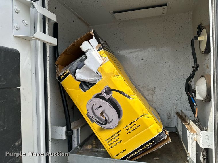 image for item KU9910 2018 Kenworth T270  utility / service truck