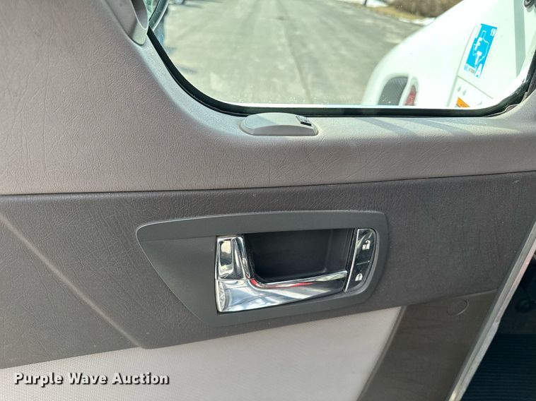 image for item KU9910 2018 Kenworth T270  utility / service truck