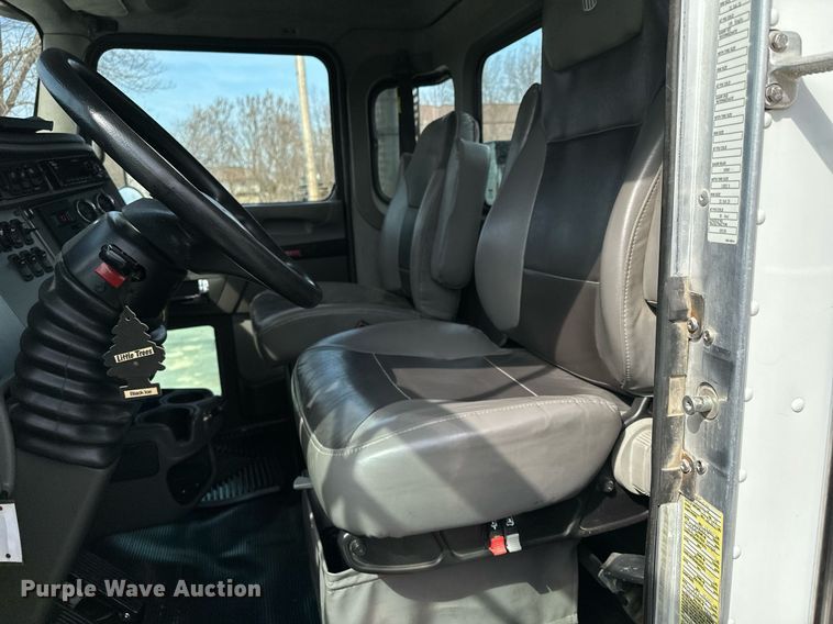 image for item KU9910 2018 Kenworth T270  utility / service truck