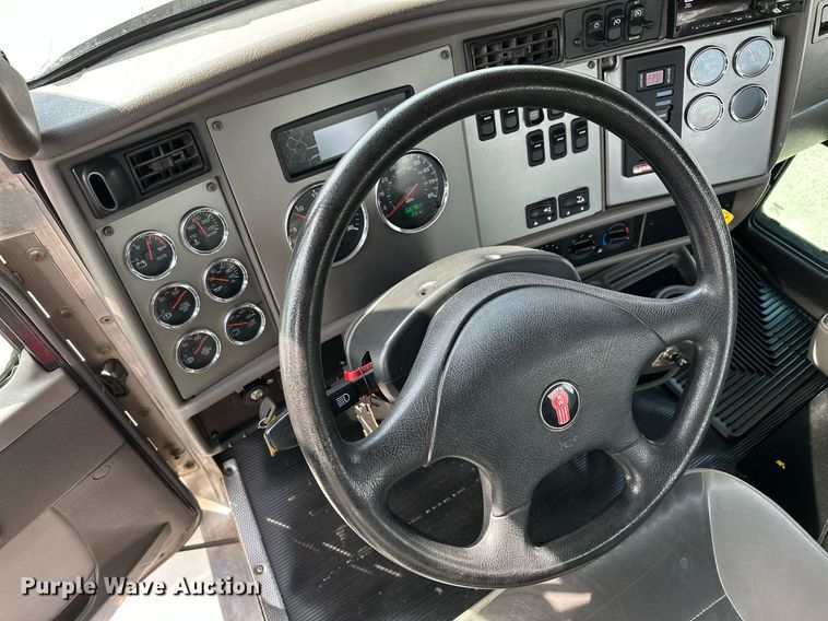 image for item KU9910 2018 Kenworth T270  utility / service truck