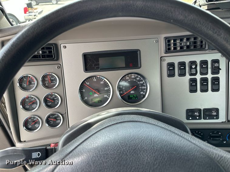 image for item KU9910 2018 Kenworth T270  utility / service truck