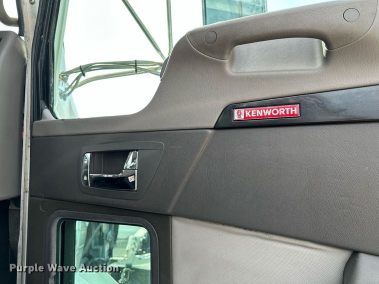 image for item KU9910 2018 Kenworth T270  utility / service truck