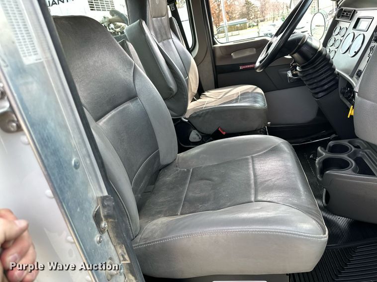 image for item KU9910 2018 Kenworth T270  utility / service truck