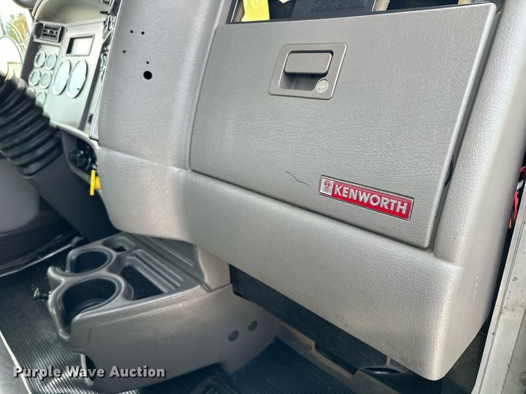 image for item KU9910 2018 Kenworth T270  utility / service truck