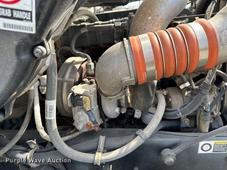 image for item KU9910 2018 Kenworth T270  utility / service truck