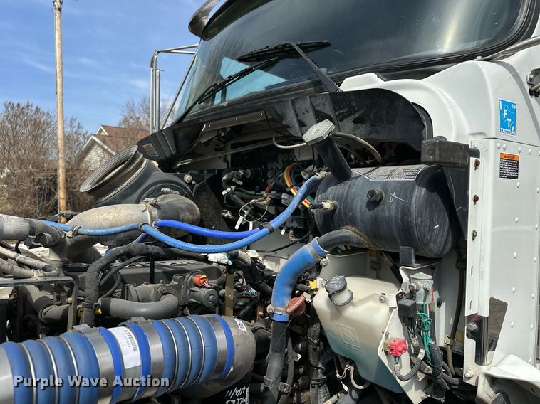 image for item KU9910 2018 Kenworth T270  utility / service truck