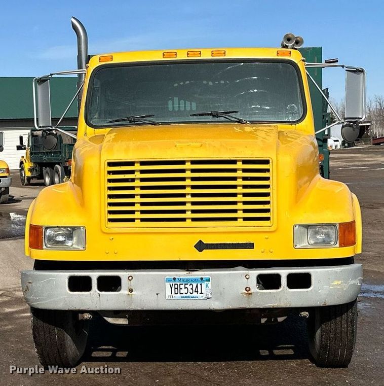 image for item KU9911 1993 International 4900  dump truck