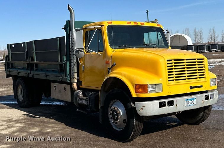 image for item KU9911 1993 International 4900  dump truck