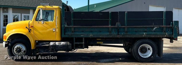 image for item KU9911 1993 International 4900  dump truck