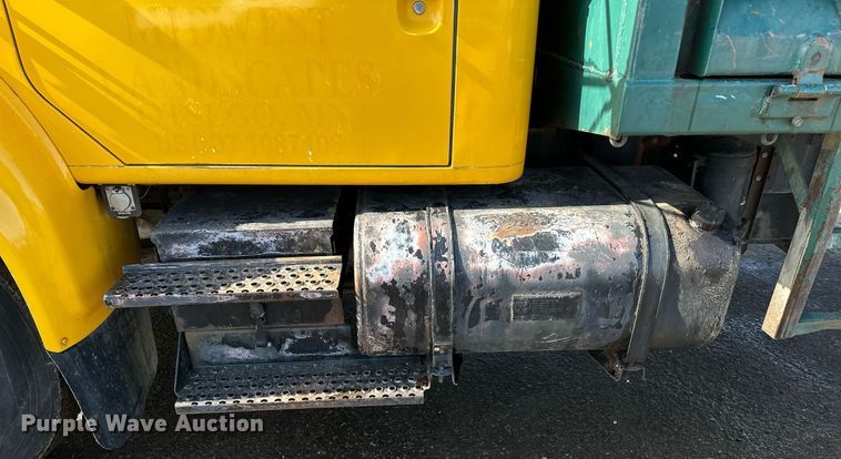 image for item KU9911 1993 International 4900  dump truck