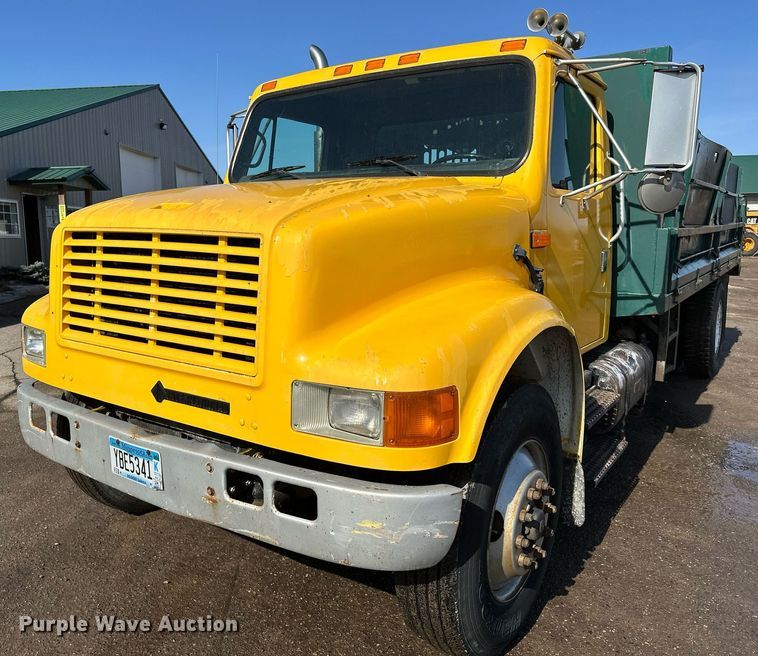 image for item KU9911 1993 International 4900  dump truck