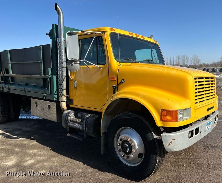 image for item KU9911 1993 International 4900  dump truck