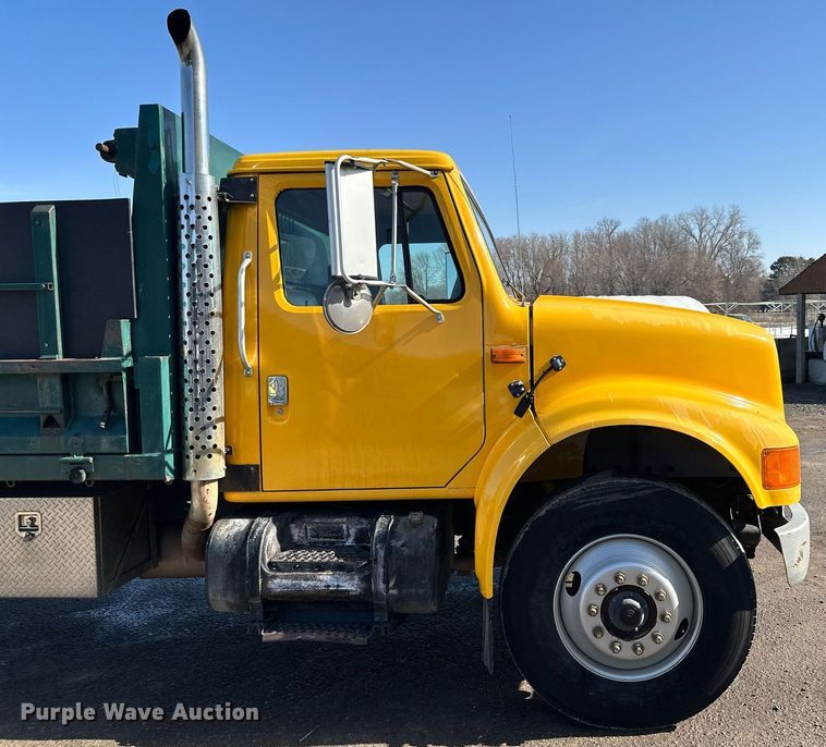 image for item KU9911 1993 International 4900  dump truck