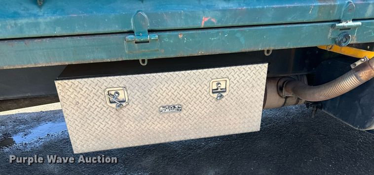 image for item KU9911 1993 International 4900  dump truck