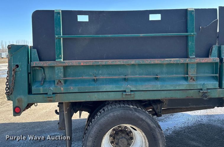 image for item KU9911 1993 International 4900  dump truck