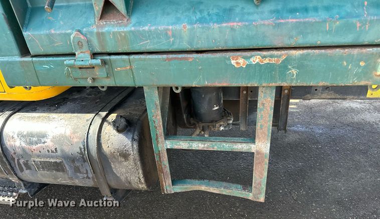 image for item KU9911 1993 International 4900  dump truck