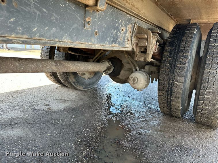 image for item KU9911 1993 International 4900  dump truck