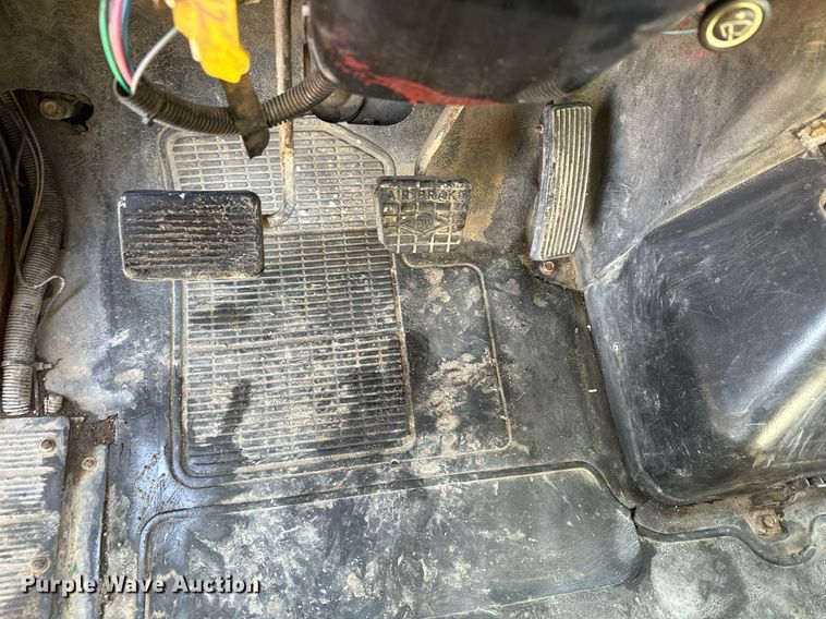 image for item KU9911 1993 International 4900  dump truck