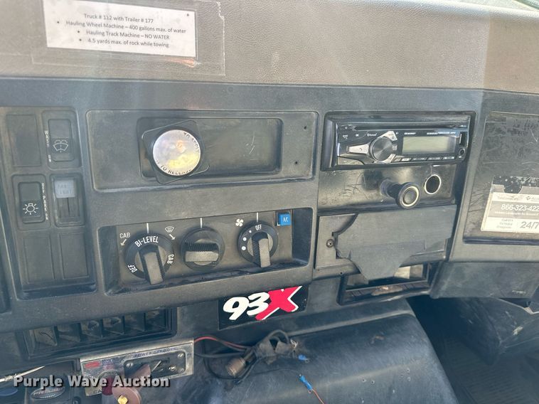 image for item KU9911 1993 International 4900  dump truck