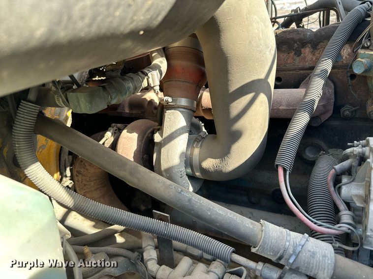 image for item KU9911 1993 International 4900  dump truck