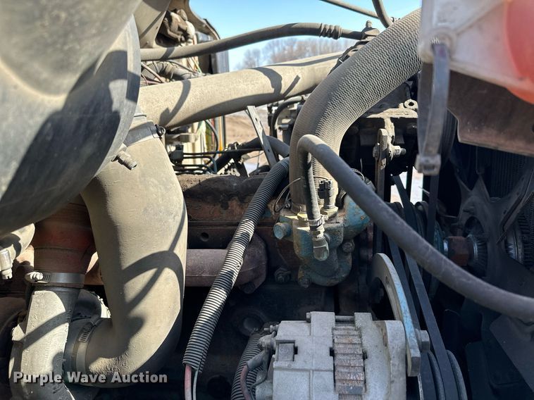 image for item KU9911 1993 International 4900  dump truck