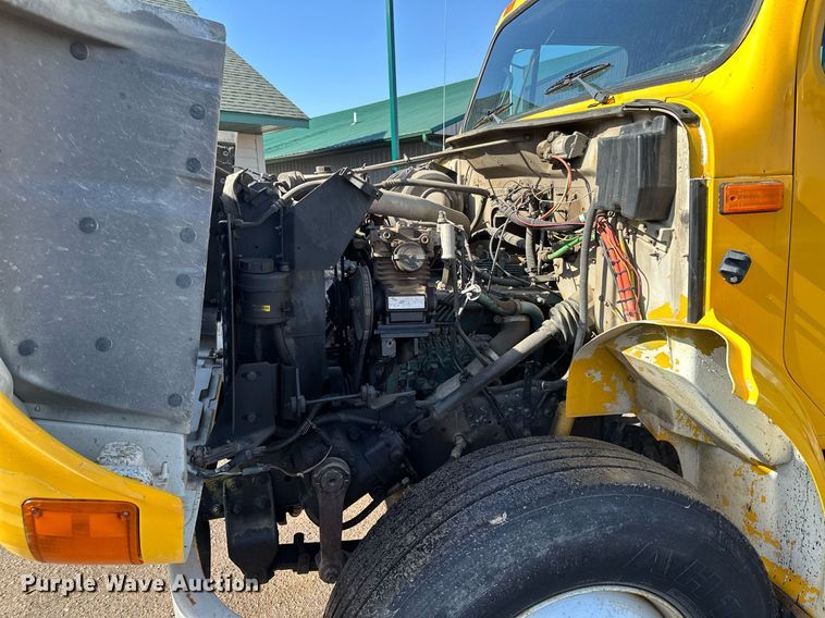 image for item KU9911 1993 International 4900  dump truck