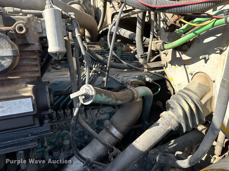 image for item KU9911 1993 International 4900  dump truck