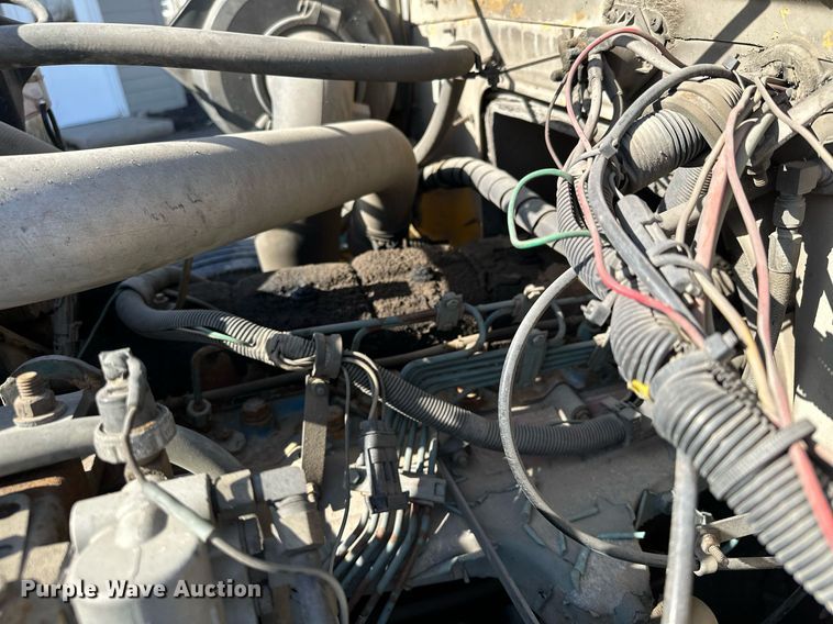 image for item KU9911 1993 International 4900  dump truck