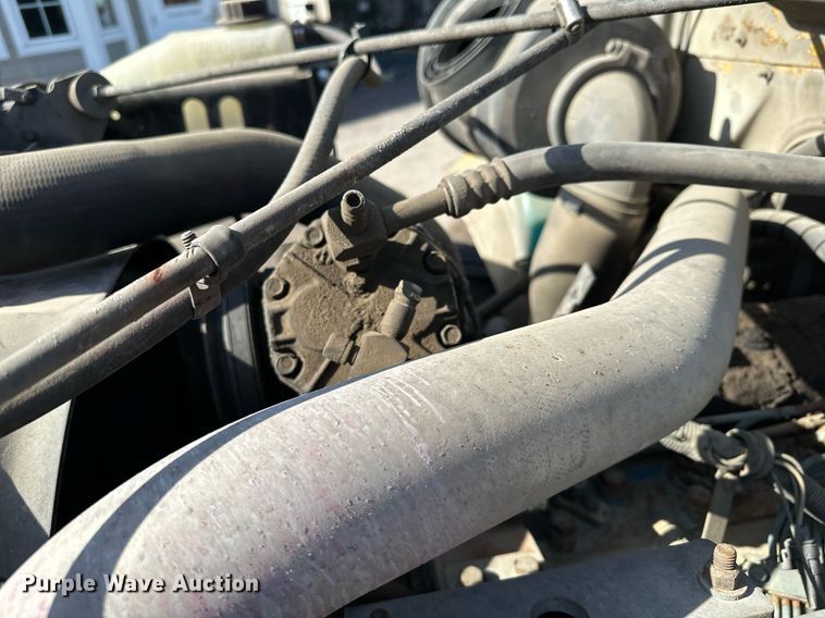 image for item KU9911 1993 International 4900  dump truck